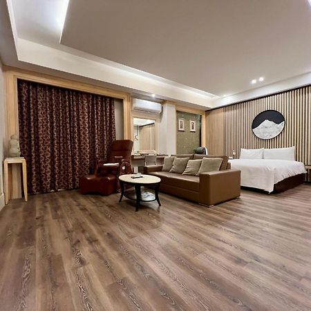 Cigar Motel Tainan Dış mekan fotoğraf